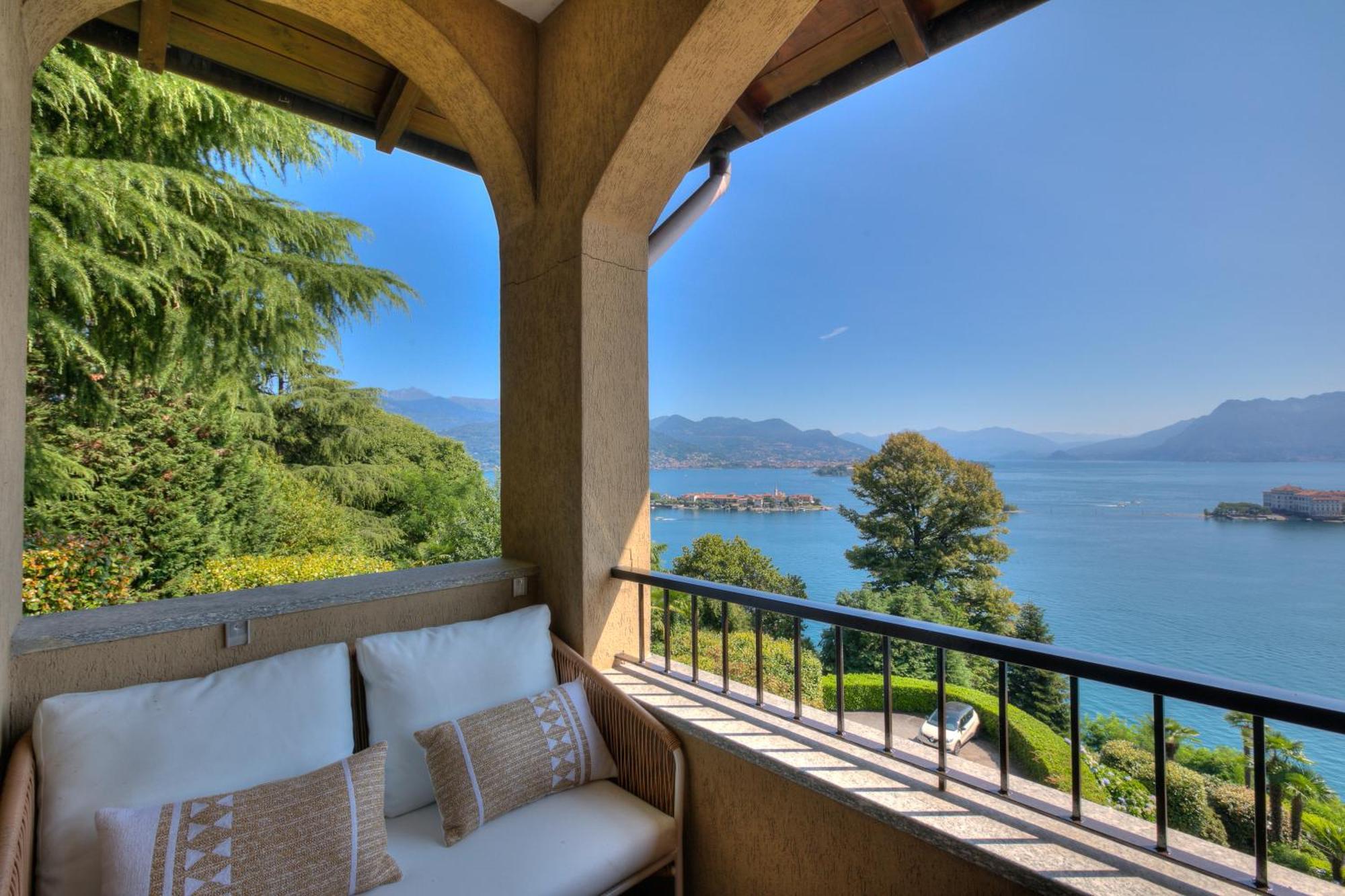 Pandora Lake View Stresa - Happy Rentals Екстериор снимка